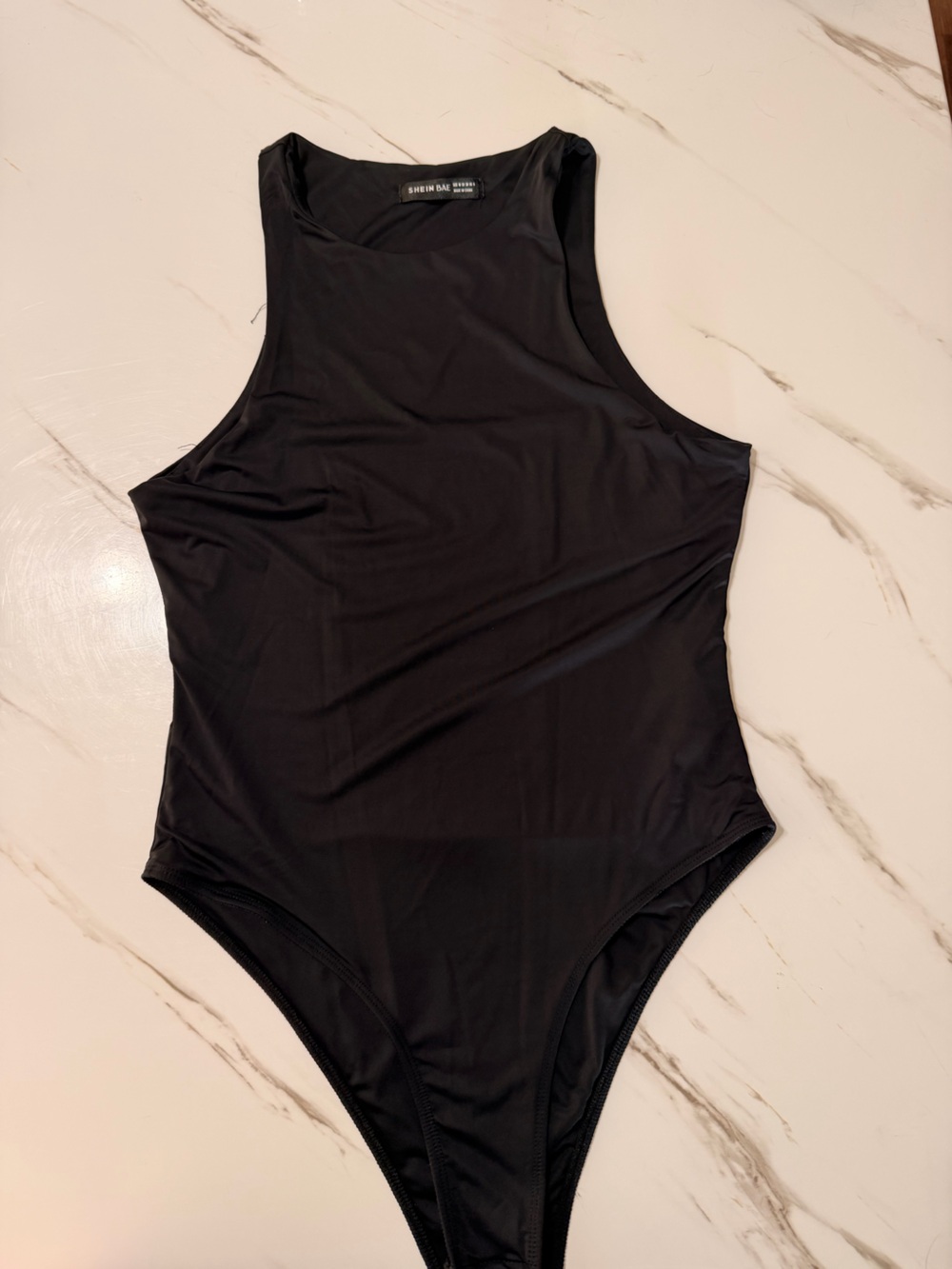 SHEIN Black Sleeveless High-Cut Bodysuit